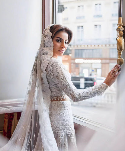 C2023-LS2V9 - Conjunto de vestido de novia de dos piezas de manga larga con bordado adornado y velo