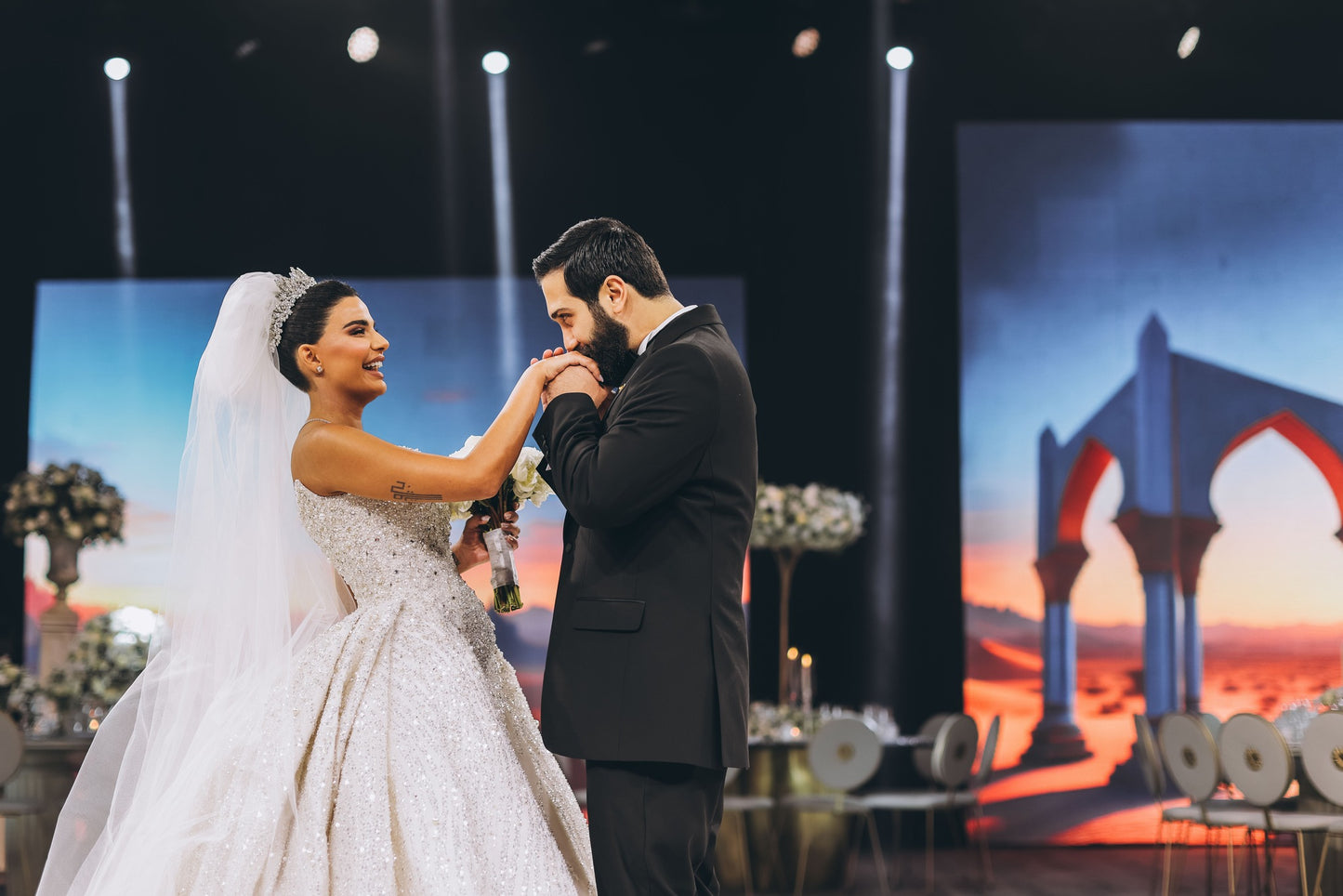 C2023-CB51C - Vestido de novia ajustado, sexy, sin tirantes, con cuentas de cristal y sobrefalda desmontable