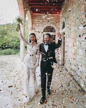 C2023-LSL3366 - Vestido de novia transparente de encaje con pedrería y manga larga y velo