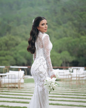 C2023-LSL3366 - Vestido de novia transparente de encaje con pedrería y manga larga y velo