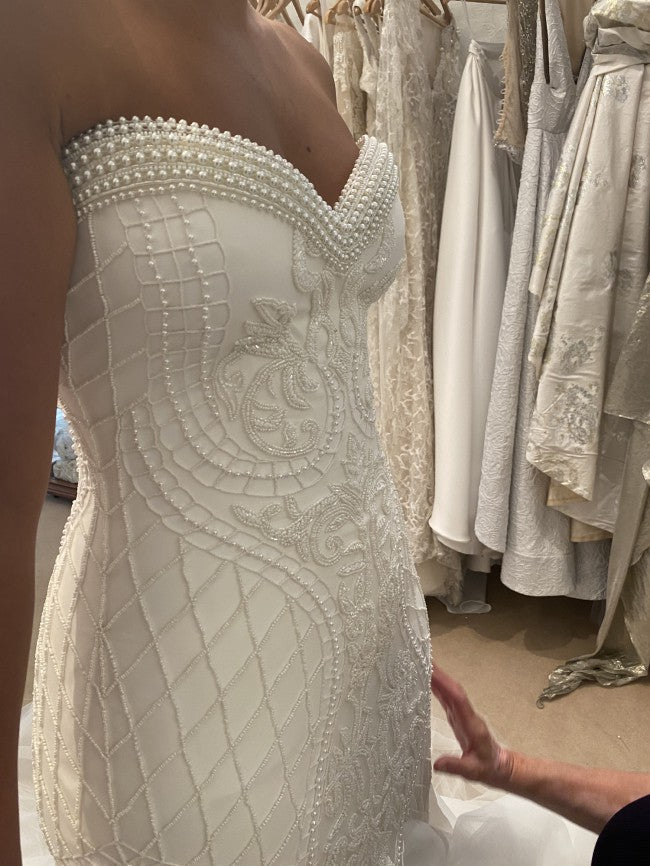 Robe de mariée sans bretelles, ajustée et évasée, brodée de perles, C2023-SP775