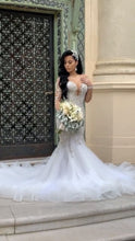 C2022-LS77 - Vestido de novia de alta costura de manga larga con pedrería