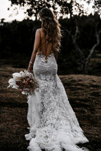 C2023-VF40 vestido de novia sexy sin mangas con cuello en V y motivo floral en 3D con cola catedral