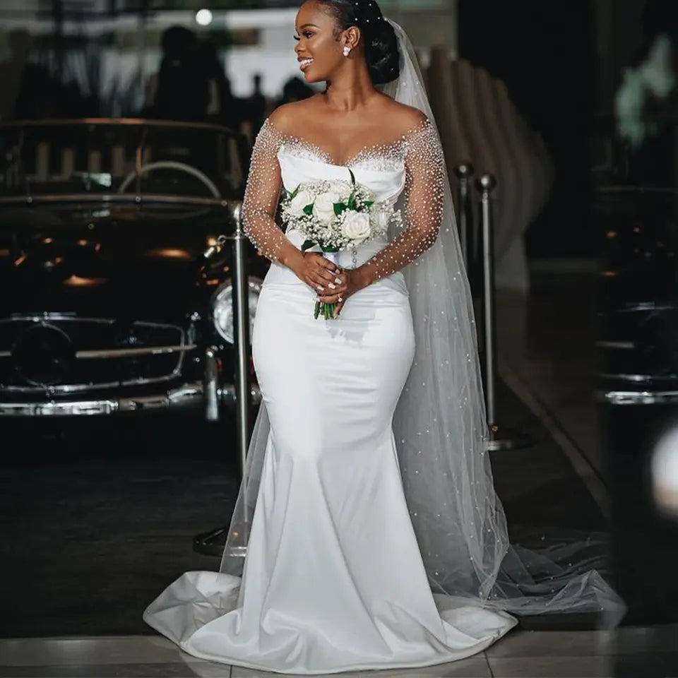 C2023-SLS751 - robe de mariée à manches longues et épaules dénudées avec perles de cristal swarovski transparent