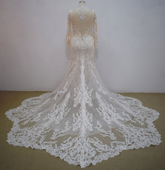 Style MA21047 - Robe de mariée traditionnelle en dentelle à manches longues et perles