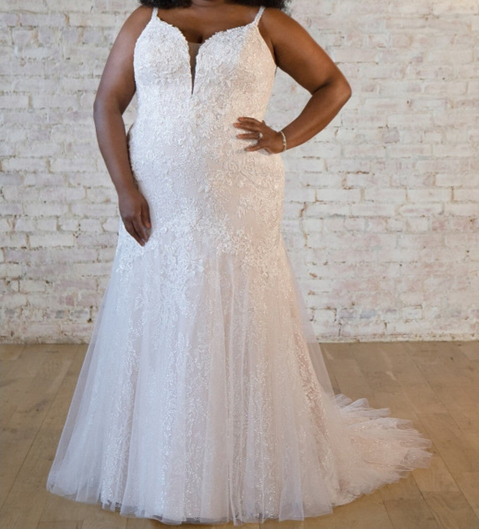 C2026SY-1426 - plus size lace wedding dress with spaghetti shoulder straps