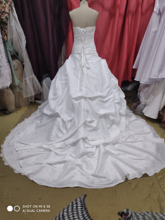 Style BGL112015b - sweetheart strapless ball gown lace wedding dress