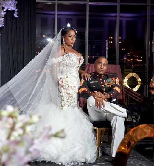 C2023-OS61P - robe de mariée grande taille à épaules dénudées et perles avec strass