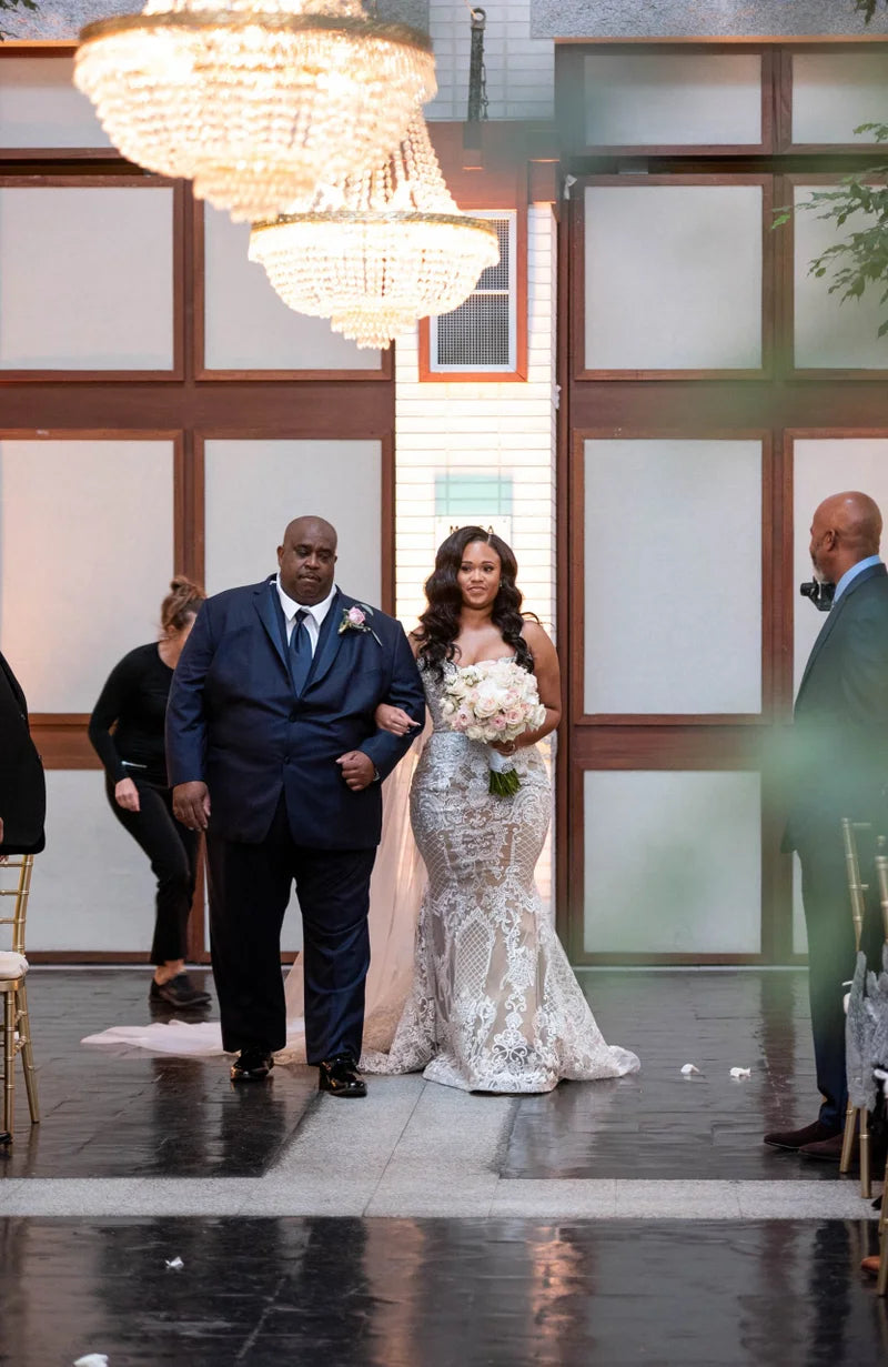 C2021-TT01 - fitted plus size strapless wedding gown with sweetheart bust line and fitted mermaid figure