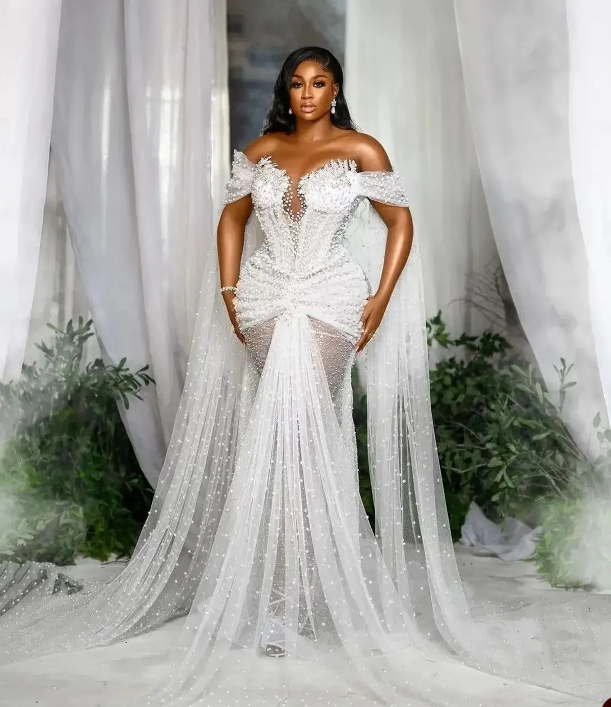 C2023-OS35P - robe de mariée perlée grande taille ajustée à épaules dénudées
