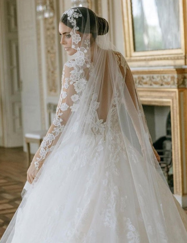 C2024-BG4V - Long sleeve lace ball gown wedding dress