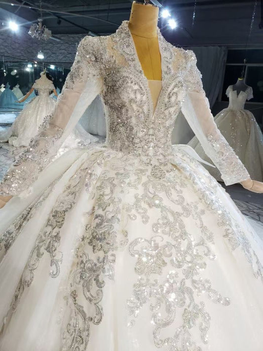 Estilo 820-23 Vestido de novia brillante de manga larga