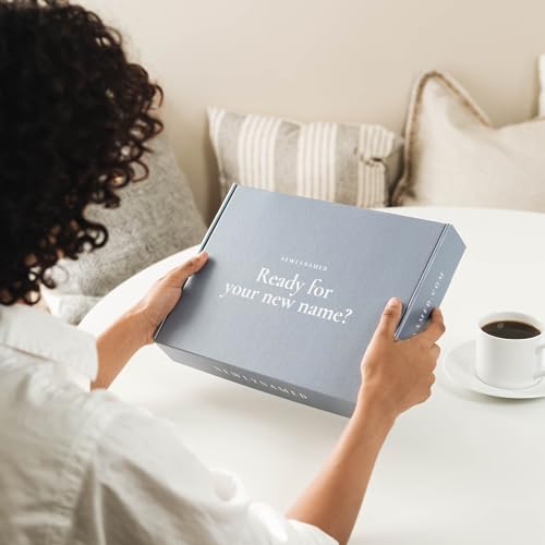 Tarjeta de regalo NewlyNamed Box - Kit de cambio de nombre personalizado después del matrimonio