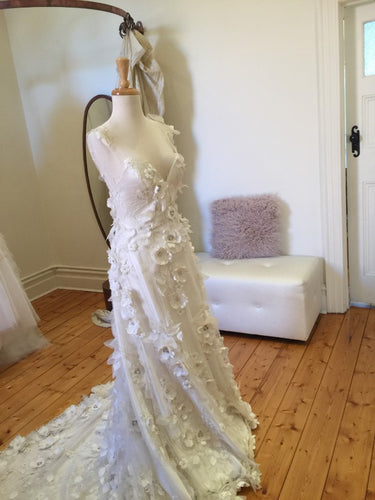 C2022-FA76 - A-line flower motif wedding gown
