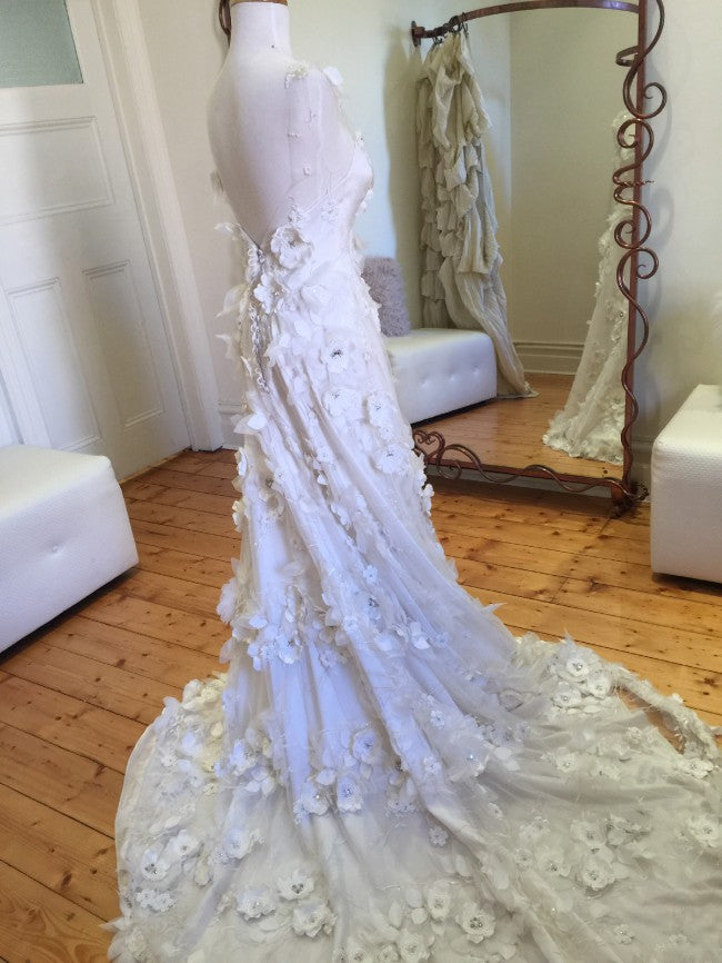 C2022-FA76 - A-line flower motif wedding gown