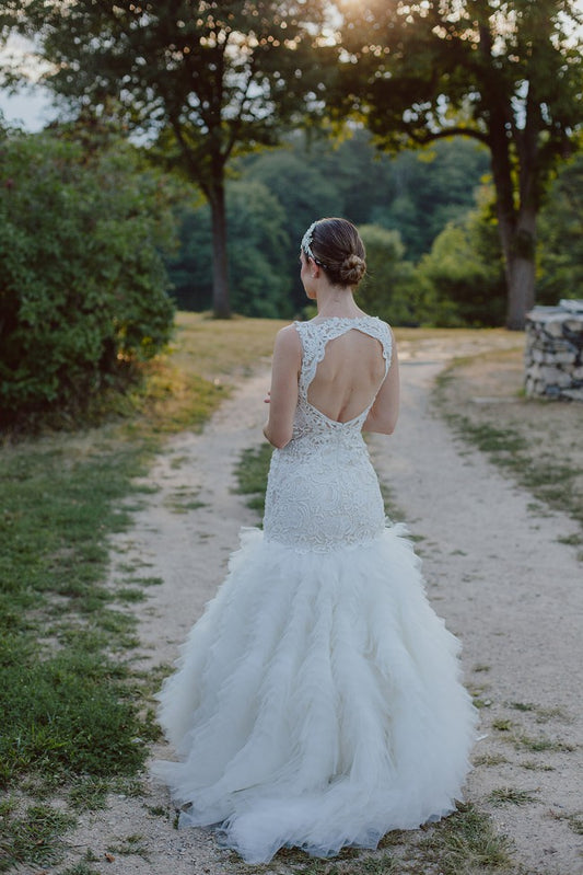 C2022-LS34 - Robe de mariée sans manches, col ouvert, dos goutte d'eau