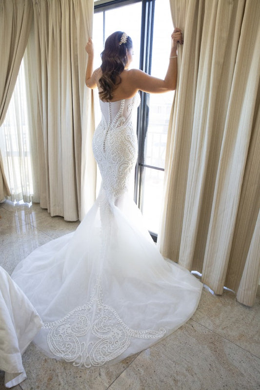 C2022-BE339 - robe de mariée bustier brodée de perles avec traîne