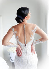 C2022-LS363 - Vestido de novia de manga larga con escote ilusión transparente y cola desmontable