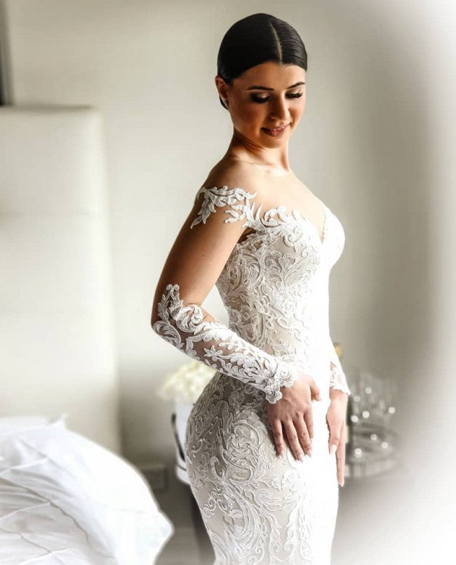 C2022-LS363 - Robe de mariée à manches longues et décolleté illusion transparent avec traîne amovible