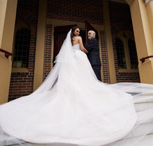 C2022-SD448 vestido de novia bordado sin tirantes con cola desmontable