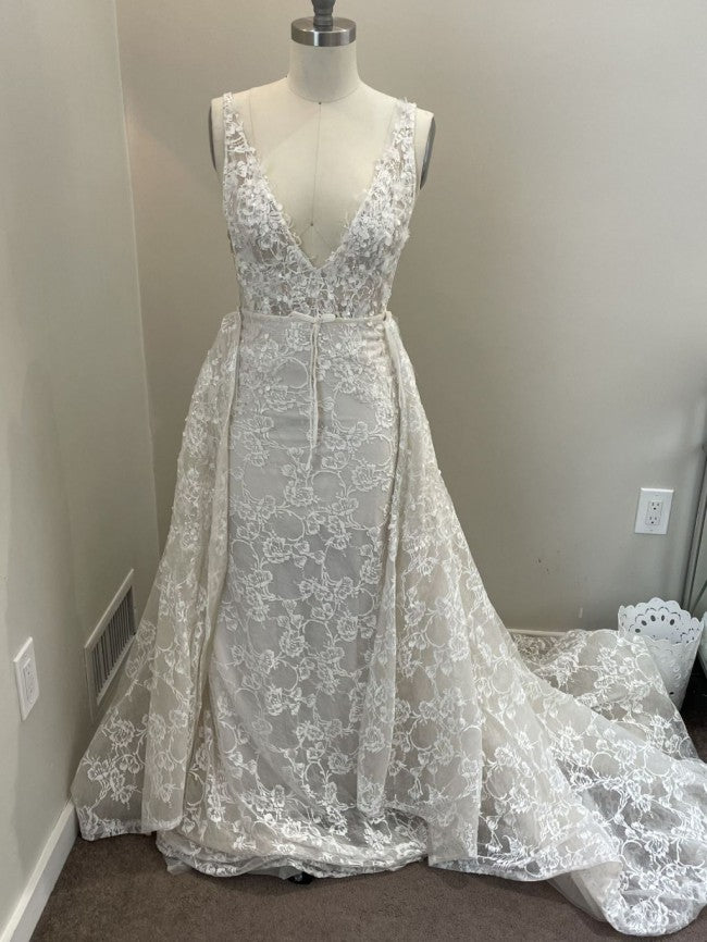 C2022-SV551 - sleeveless v-neck lace wedding gown with detachable over skirt