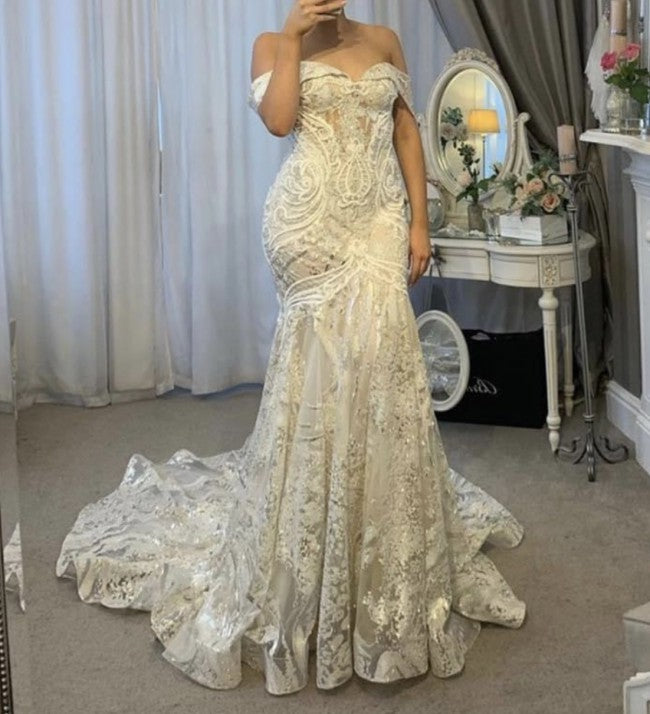 C2022-OS225 robe de mariée en dentelle perlée brodée à épaules dénudées