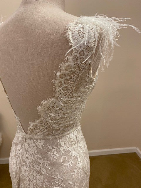 C2022-VF004 sexy v-neck fitted wedding gown with feather cap sleeves