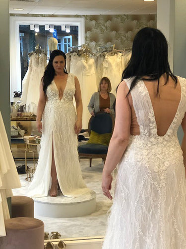 C2022-SVP331 vestido de novia de talla grande, sin mangas, con cuello en V y abertura lateral