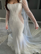 C2023-SLS700 vestido de novia transparente con cuello redondo y manga larga con cuentas