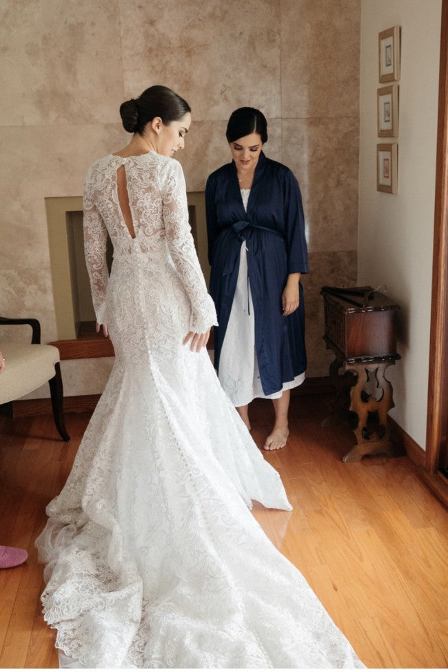 C2023-LSL225 robe de mariée en dentelle à manches longues et col en V