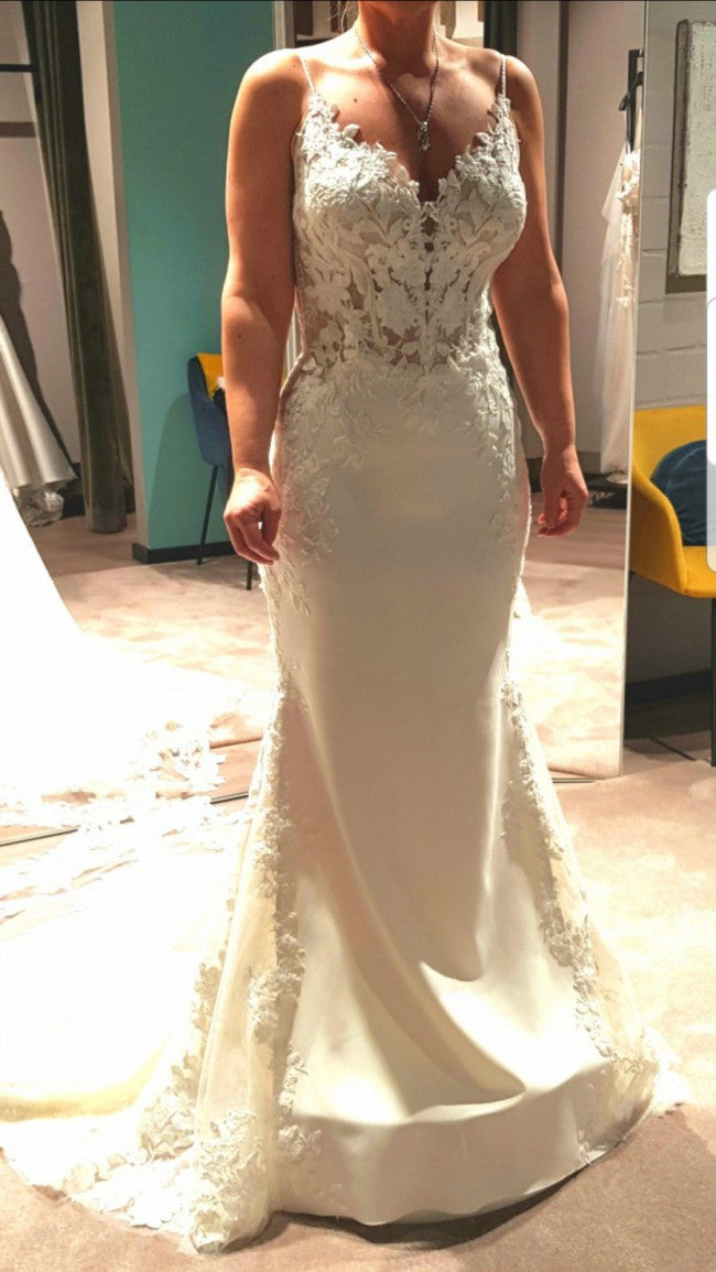 C2023-BS553 robe de mariée sexy dos nu avec corsage de perles et bretelles spaghetti