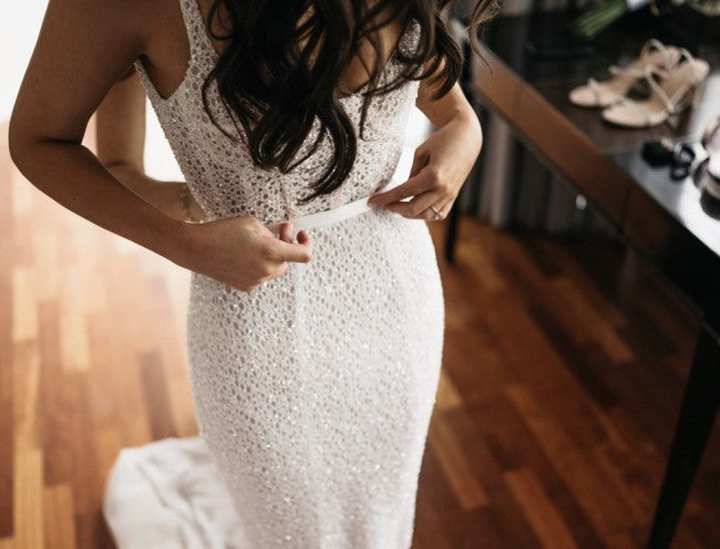 C2023-SS114 sleeveless scoop neck fitted wedding gown with small empire waist belt