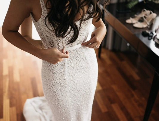 C2023-SS114 sleeveless scoop neck fitted wedding gown with small empire waist belt