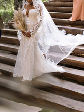 C2023-LS116 Vestido de novia transparente con escote ilusión y manga larga