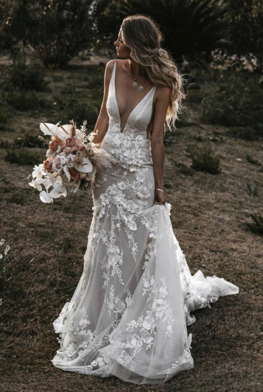 C2023-GL40 - sexy sleeveless v-neck 3D flower motif wedding gown