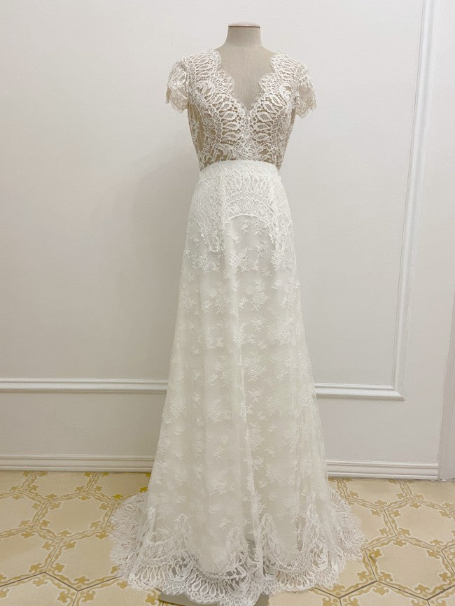 C2023-SCS66a - Robe de mariée en dentelle à manches courtes et taille empire