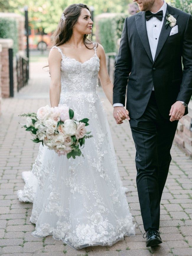 C2023-SAL12a - robe de mariée trapèze de créateur en dentelle perlée avec bretelles