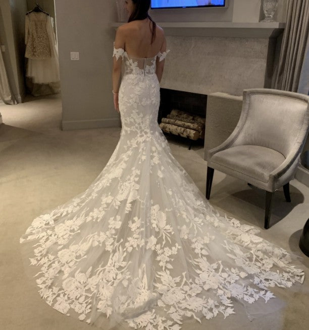 C2023-oS44b off the shoulder fitted lace wedding gown