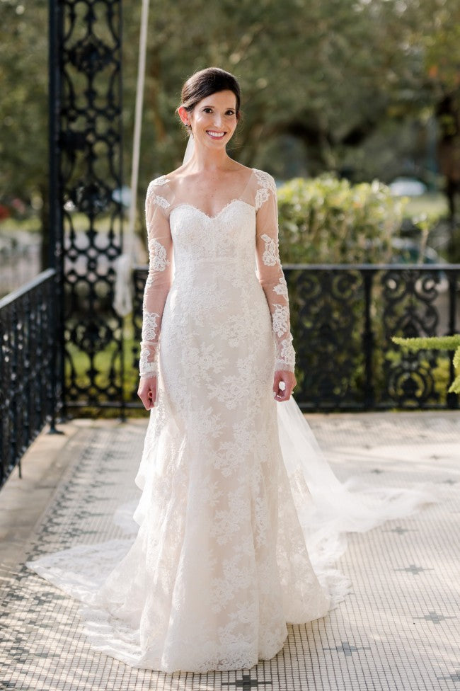 C2023-L410b - robe de mariée en dentelle transparente à manches longues et traîne cathédrale