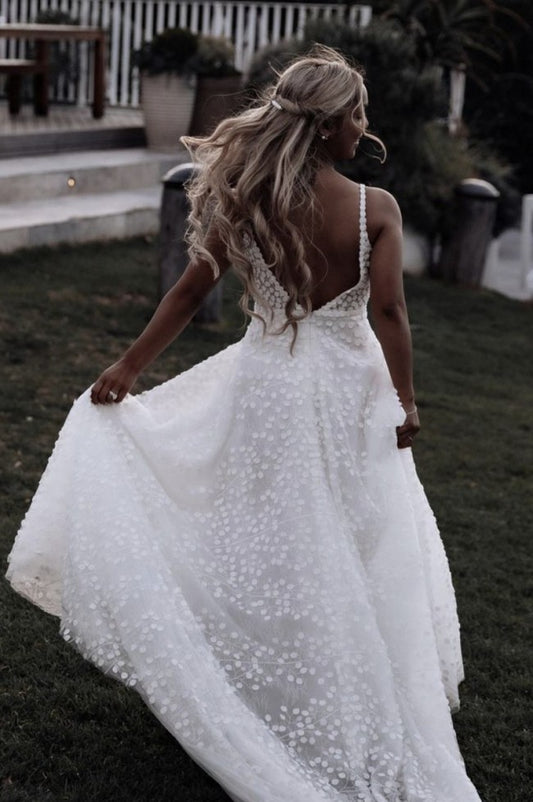 C2023-AE411  sleeveless empire waist v-neck wedding gown for sale