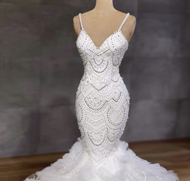 C2023-FF252 - robe de mariée évasée en perles avec bretelles fines