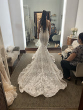 C2023-L440 - vestidos de novia de encaje con forma de corazón y tirantes finos con cola catedral