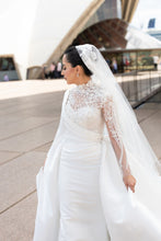 C2023-LS619 - Vestido de novia de corte sirena y manga larga con escote ilusión