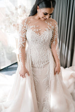 C2023-B551 - Vestido de novia de manga larga con cuello ilusión transparente y sobrefalda desmontable