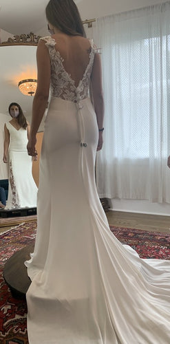 C2022-BL223 - Backless lace wedding gown with split and train