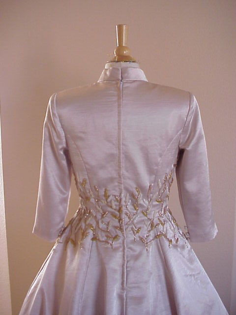 Style #B2028 Darius Cordell Robe de bal à manches 3/4 pour mère de la mariée