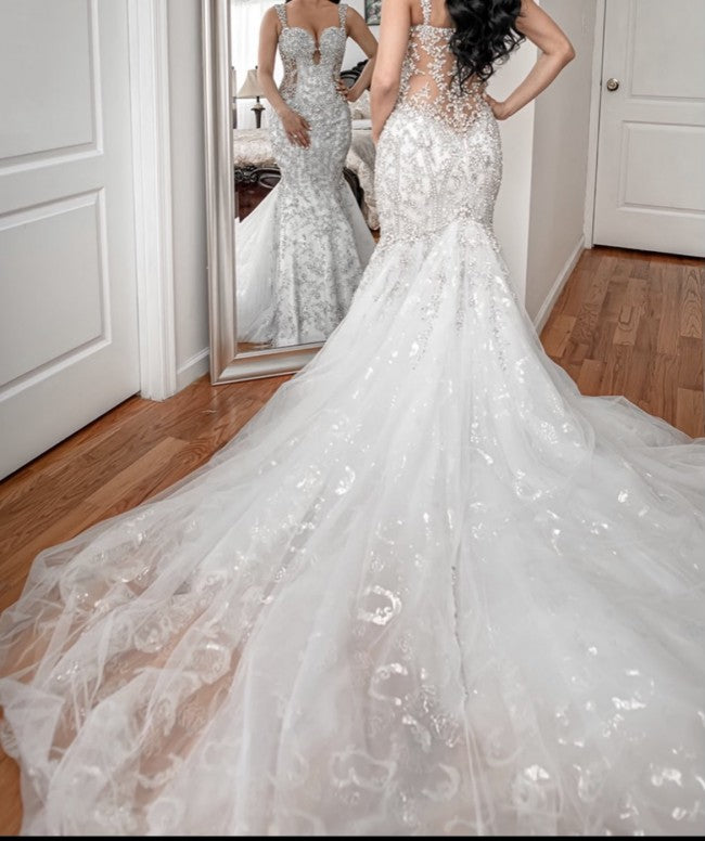 C2021-LS071 - Vestido de novia entallado y con vuelo y pedrería de cristal 