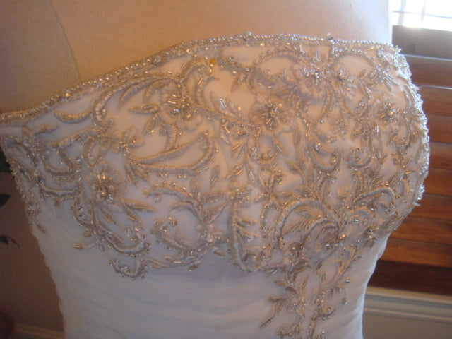 Style D2012 - robe de mariée sans bretelles trapèze petite robe de mariée formelle en organza