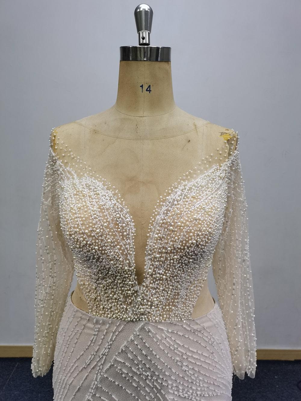 C2021-LeeBray - Robe de mariée grande taille perlée à manches longues
