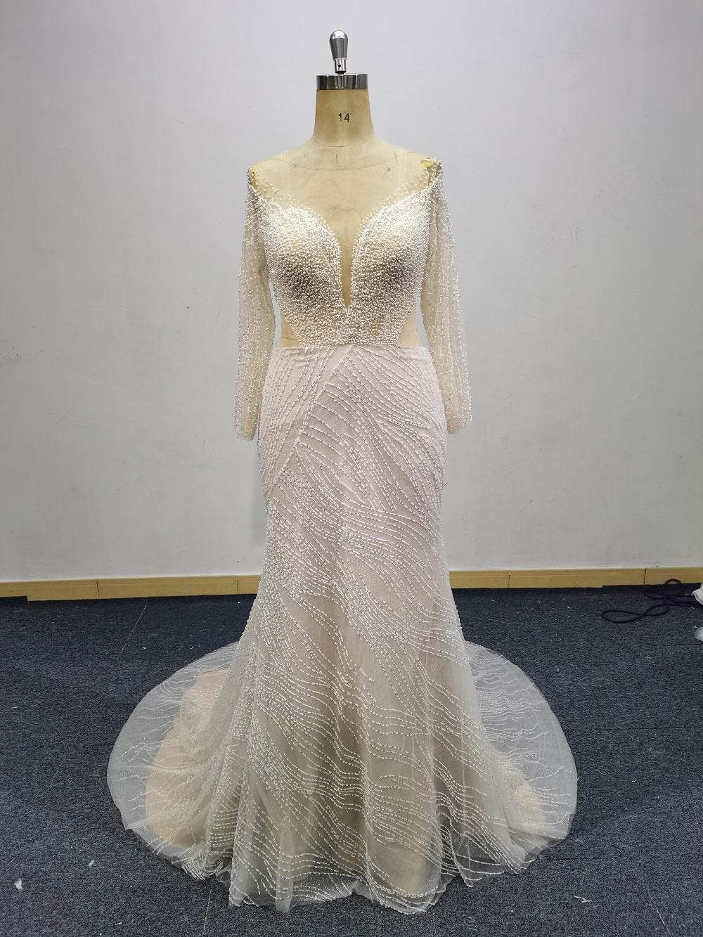 C2021-LeeBray - Robe de mariée grande taille perlée à manches longues